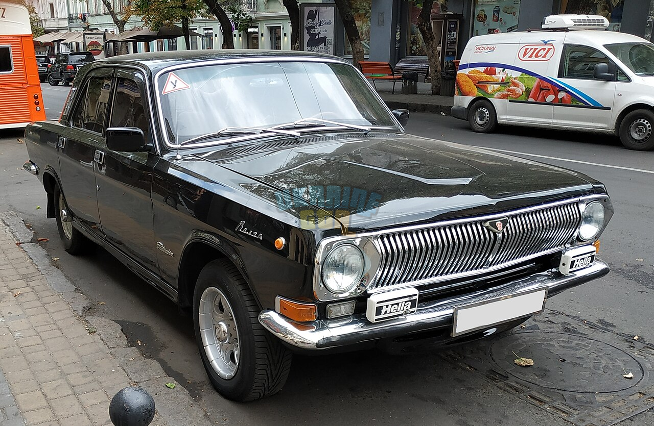 1280px-GAZ-2401_Volga2C_Odessa2C_2019.png