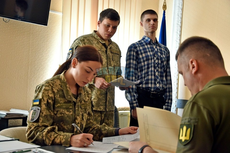 1618915525_oficer-zapasu.jpg