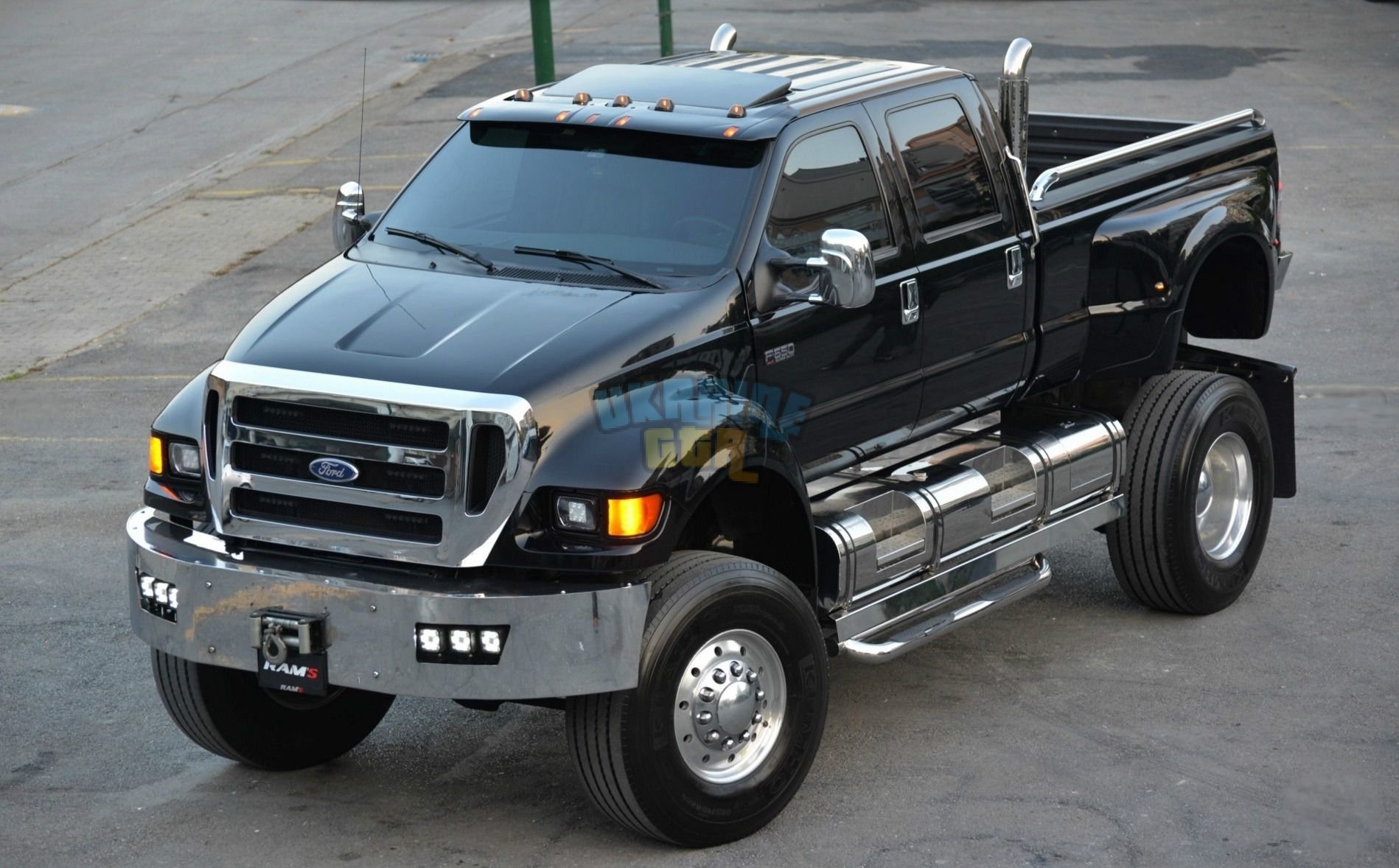1638245368_1-hdpic-club-p-ford-650-1.jpg
