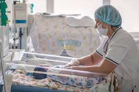 Россия: почему закрывают роддома по всей стране? | Eurasianet