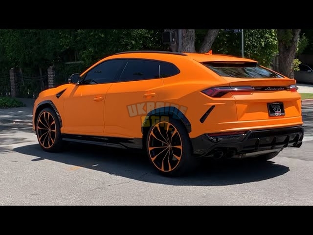 Lamborghini Urus.jpg