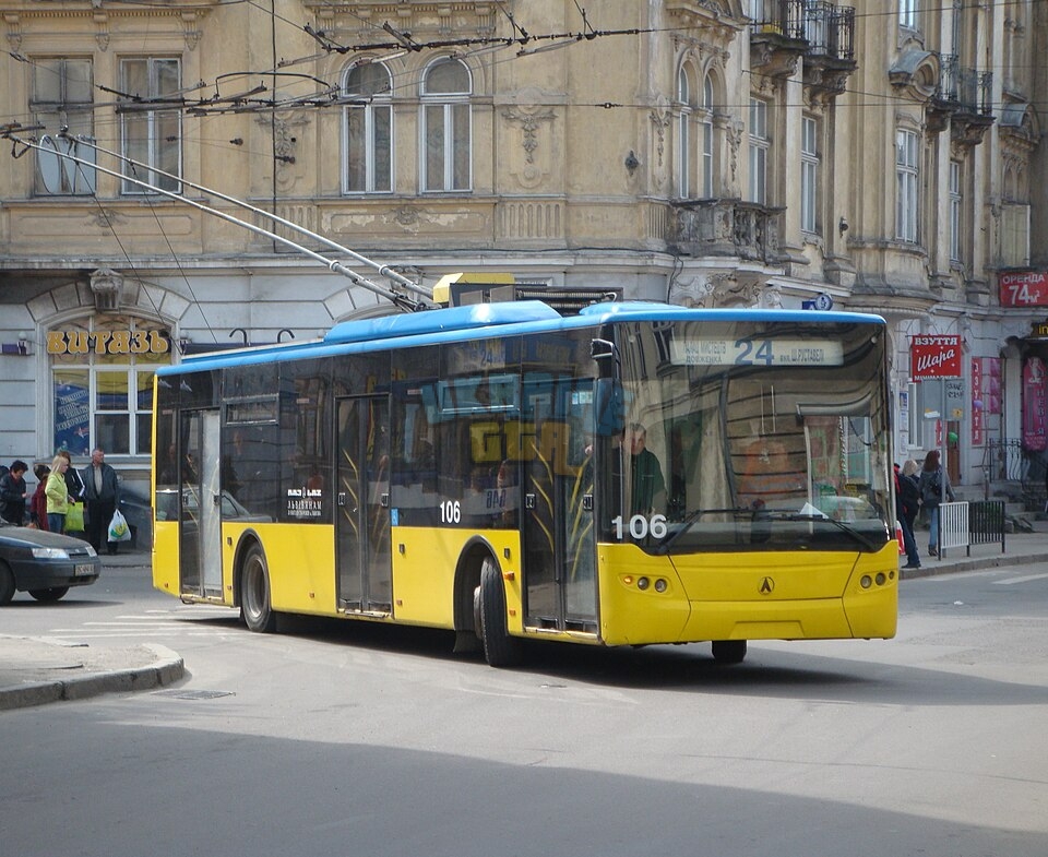 LAZ_E183_106_02.JPG