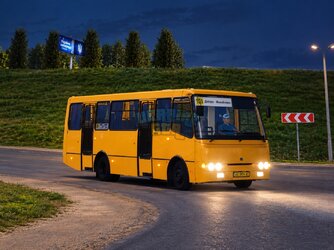 Нічний автобусний маршрут 101 у Михайлівці.jpg
