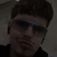 Томі Голий