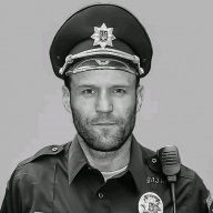 Стів Сімонс