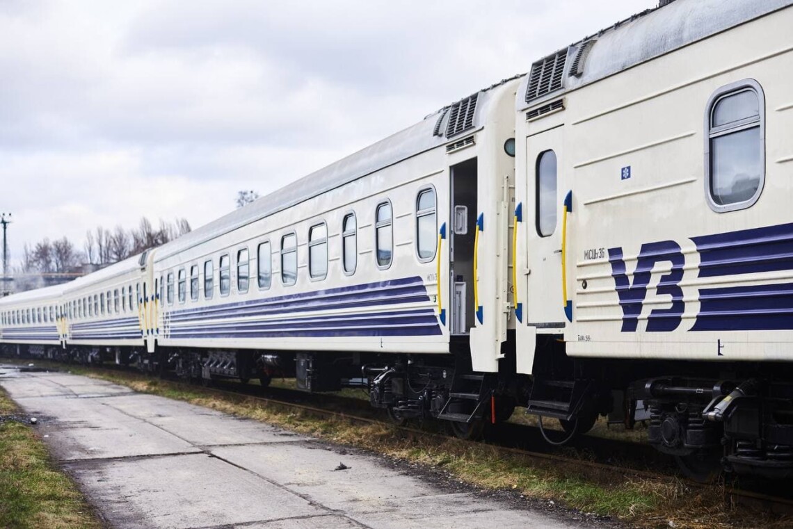 Большинство участков с повреждениями электросети уже восстановлено, но некоторые рейсы движутся со значительной задержкой.